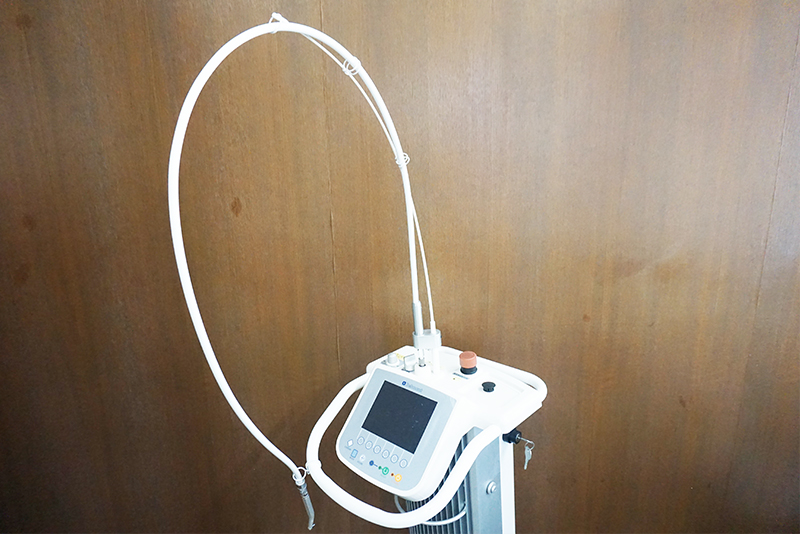 歯科用レーザー治療器