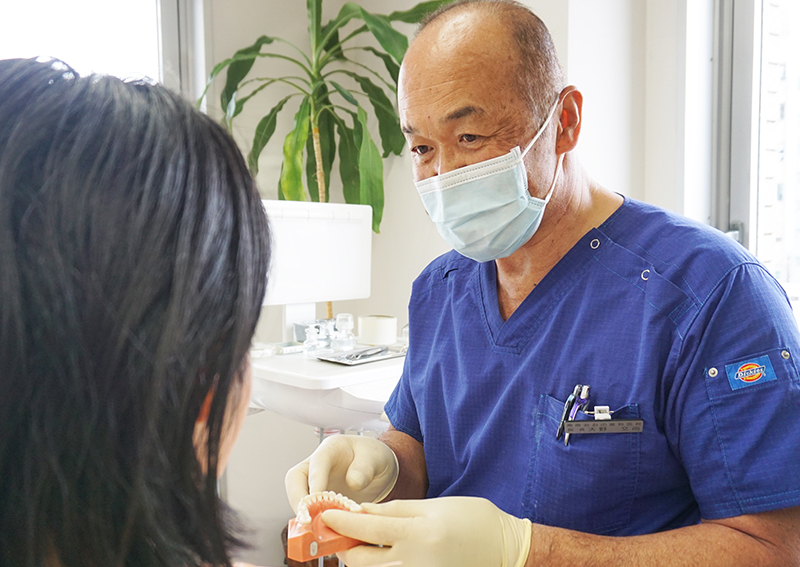 患者さまと歯科医師が一緒に取り組む歯周病治療