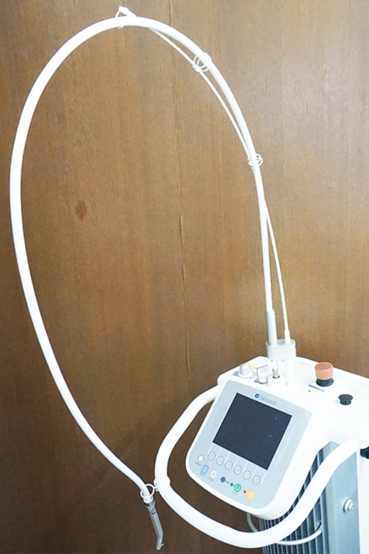 歯科用レーザー治療器